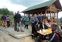 Lužické hory: Lesy ČR postavily vyhlídkový altán, na křižovatce lesních cest instalovaly sochu sv. Jana Nepomuckého