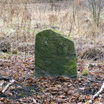 kámen nad soutokem Basénku a potůčku