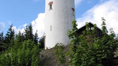 ROZHLEDNA BISKUPSKÁ KUPA – PETROVY BOUDY