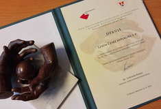 Lesy ČR získaly cenu Firma škole