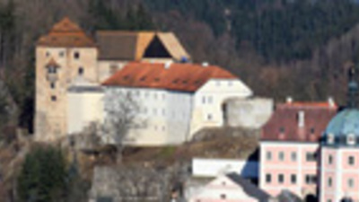 HRAD A ZÁMEK BEČOV