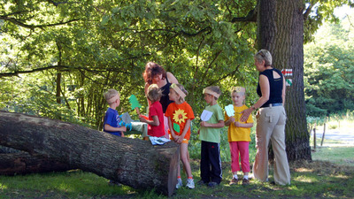 Klokočským lesem za hrou, vodou a ptačím zpěvem