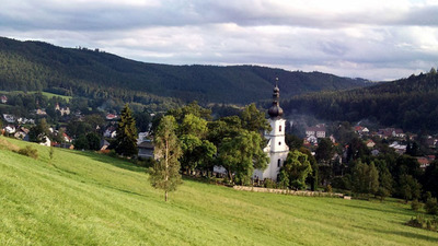 Historií a přírodou Karlovic