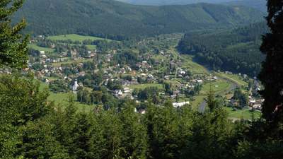 Historií a přírodou Karlovic