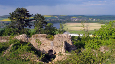 HRAD ŠELENBURK A ROZHLEDNA V ÚVALNĚ