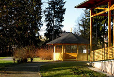 Dřevostavby, vybudované v rámci programu 2000 a 2020,  slouží  občanům Bruntálska