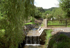 Lesy ČR zvýšily protipovodňovou ochranu obce Rozhraní na Svitavsku v Pardubickém kraji